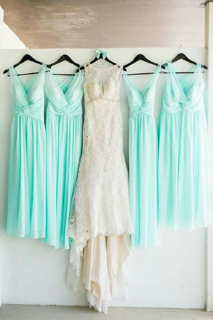 Damas de honor en colores pastel 26