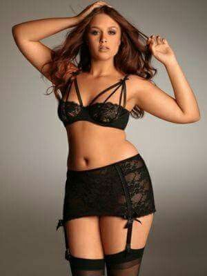 Lencería muy sexy para novias curvy 17