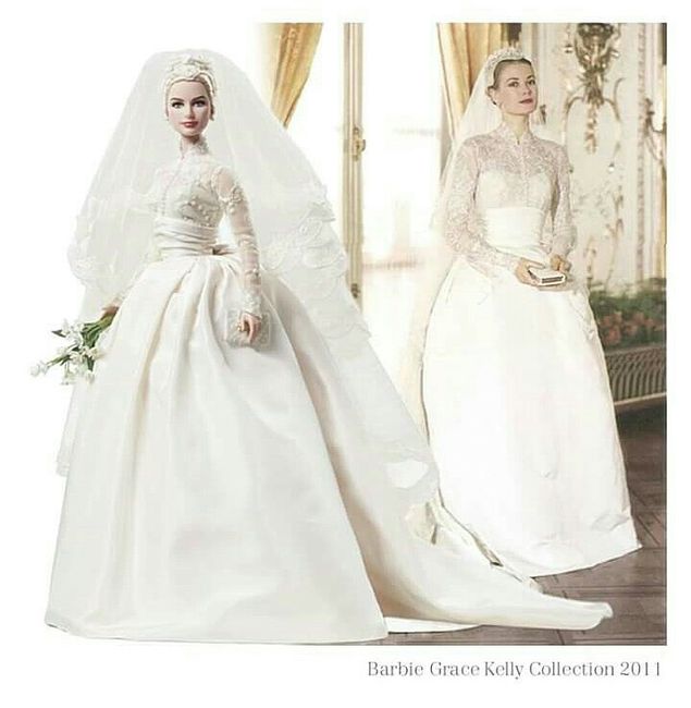 Tu boda:una muñeca vestida  de novia en la mesa principal 32