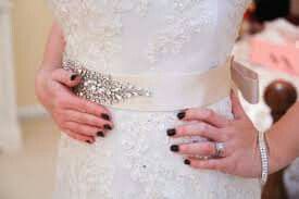 ¿usarías uñas oscuras en tu boda? 8
