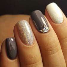 ¿usarías uñas oscuras en tu boda? 10