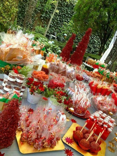 Mesa de botanas saladas y picositas para boda 6