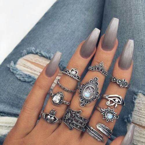 Uñas con tonos grises 10