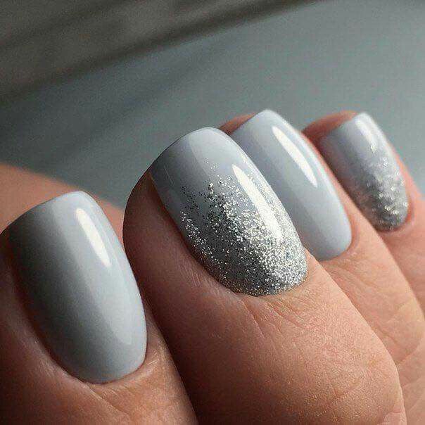 Uñas con tonos grises 14