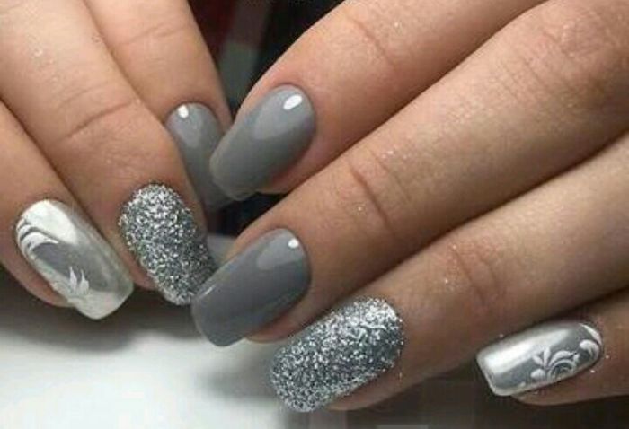 Uñas con tonos grises 18