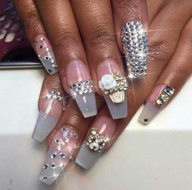 Uñas con mucho brillo 🔆 7