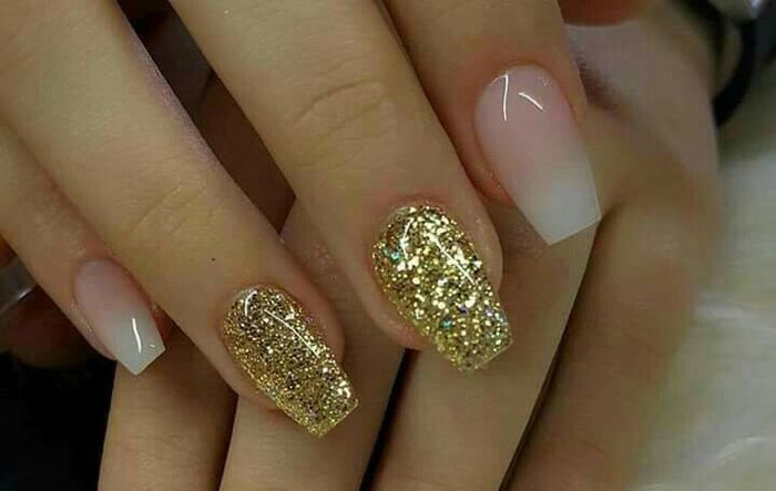 Uñas con mucho brillo 🔆 11