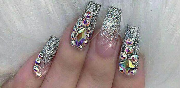 Uñas con mucho brillo 🔆 14