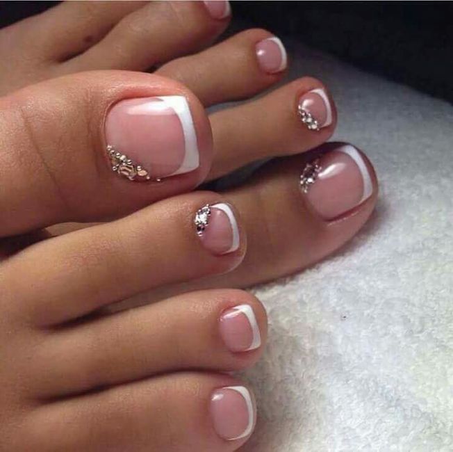 Uñas lindas también en los pies 8