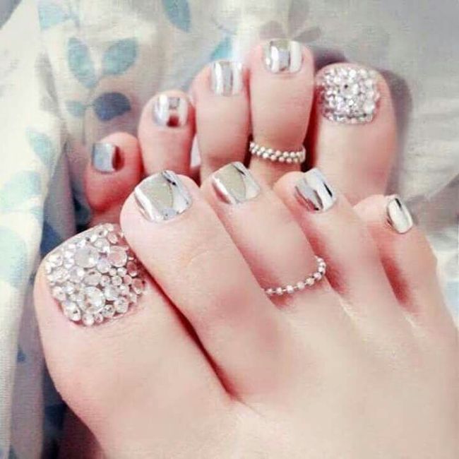 Uñas lindas también en los pies 10