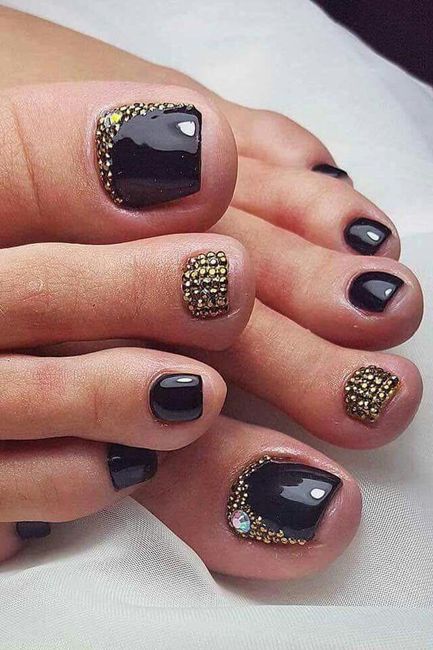 Uñas lindas también en los pies 14