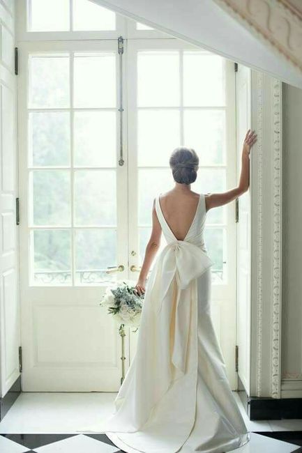 Vestidos de novia con moño 7