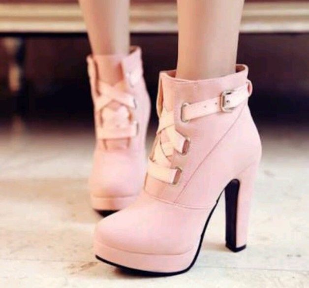 Botas y botines color rosa 11