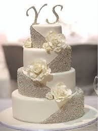 Pasteles en plata para boda 5