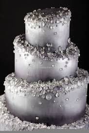 Pasteles en plata para boda 7