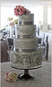 Pasteles en plata para boda 9