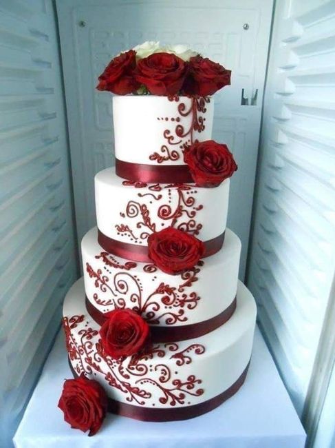 Pasteles con flores rojas 3