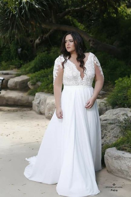 Vestidos con manga larga para novias curvy 7