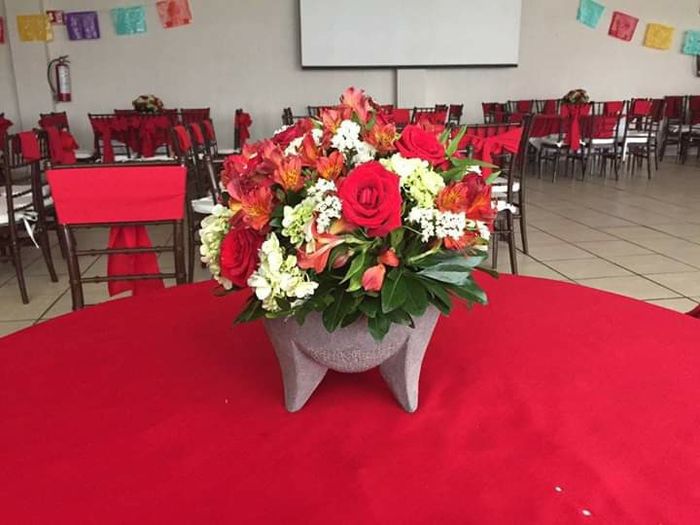 Flores en molcajetes como centros de mesa 7