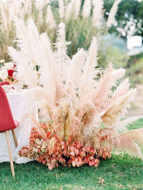 Hierba de las pampas como elemento clave en la boda 16