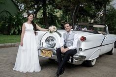 Fotografías de novios en autos 15