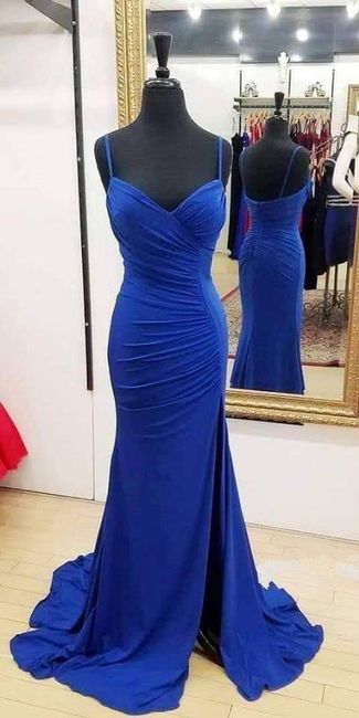 Vestidos en azul royal para invitadas 4