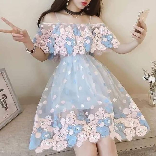 Vestidos con flores para invitadas 7