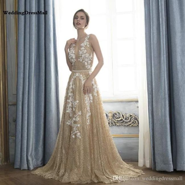 Vestidos en dorado para invitadas 12