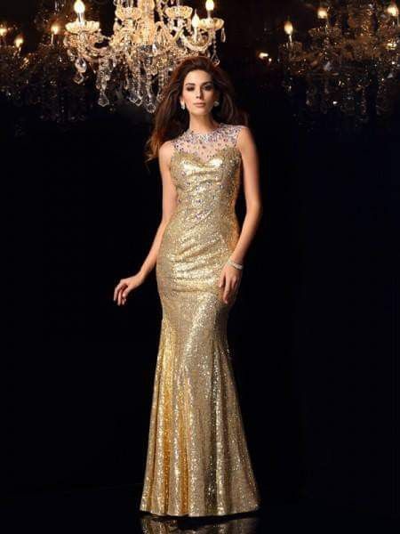 Vestidos en dorado para invitadas 21