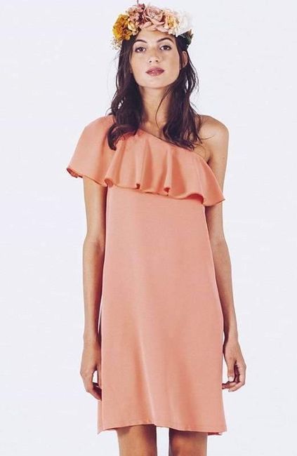 Vestidos en salmón y coral para invitadas 11
