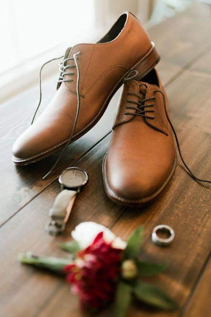 Foto de los zapatos del novio y accesorios 3