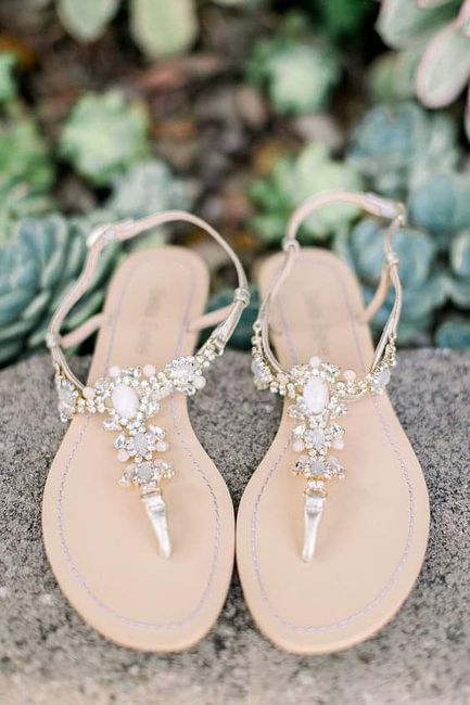 Boda en playa: sandalias planas 4