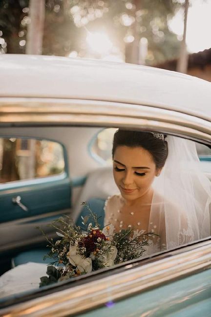 Fotografías de novias en el auto de bodas 6