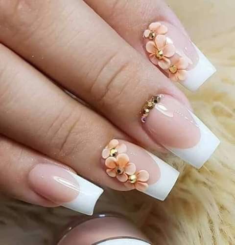 Uñas con tonos blancos 4