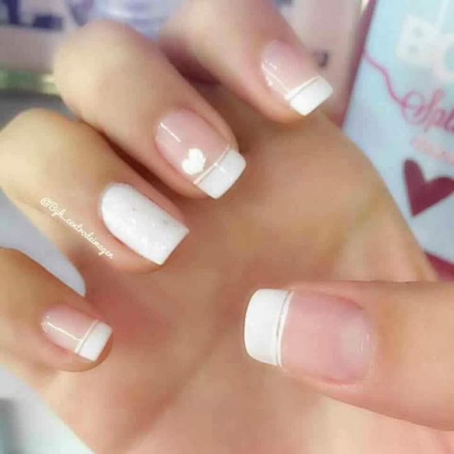 Uñas con tonos blancos 28