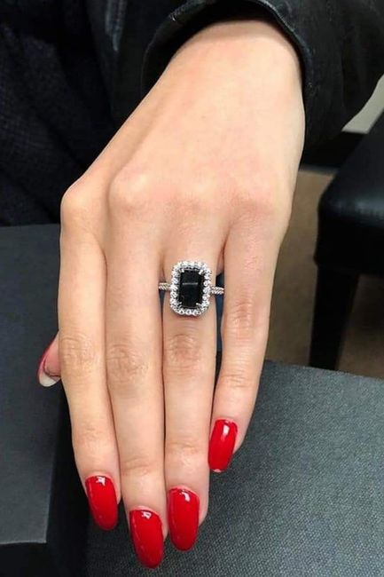 Anillo de compromiso: en color negro 6