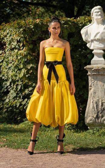 Vestidos en amarillo para invitadas 2
