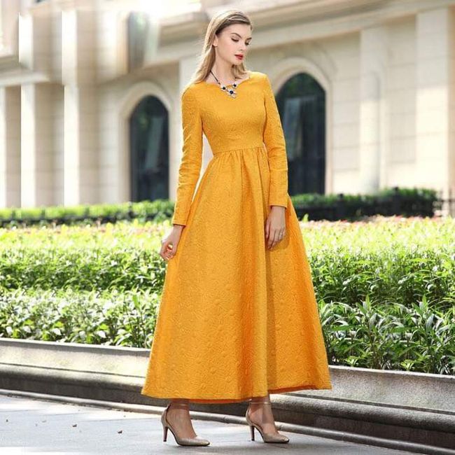 Vestidos en amarillo para invitadas 10
