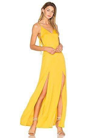 Vestidos en amarillo para invitadas 16