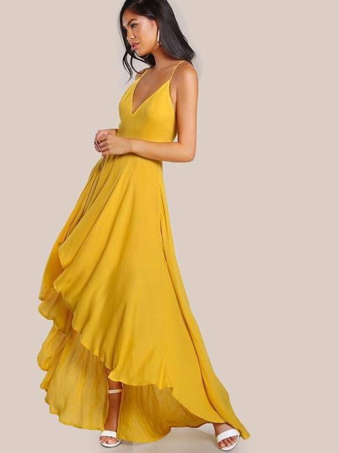 Vestidos en amarillo para invitadas 17