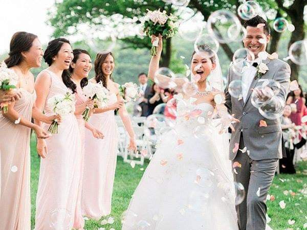 Al salir de la iglesia 10