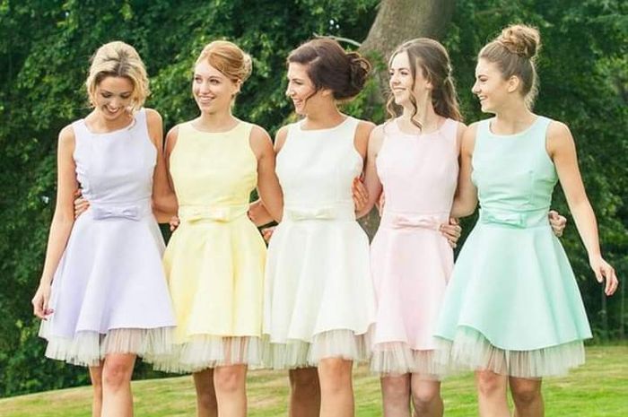 Damas en colores muy alegres 2