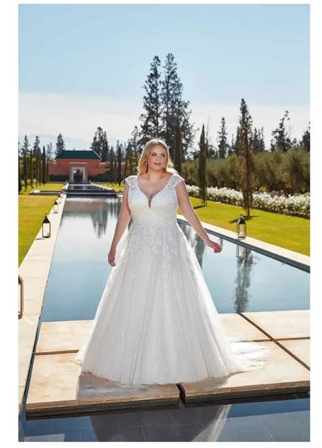 Vestidos colección curvy primavera 2021 Eddy k 2