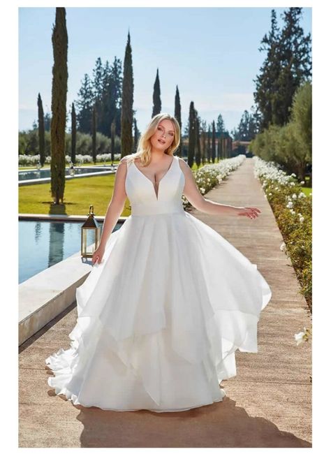 Vestidos colección curvy primavera 2021 Eddy k 11