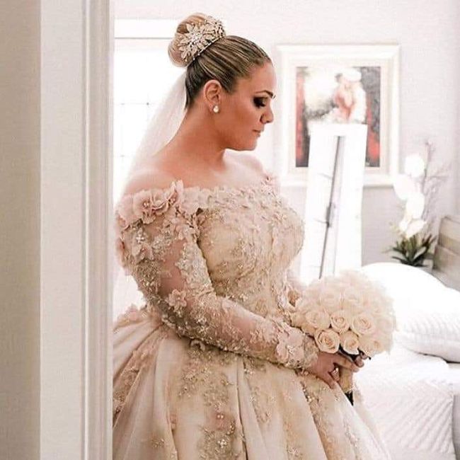 Vestidos curvy en tonos blush 5