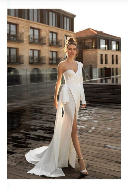 Tendencia 2021: vestidos de novia de un hombro 1