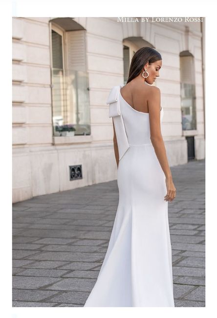 Tendencia 2021: vestidos de novia de un hombro 8