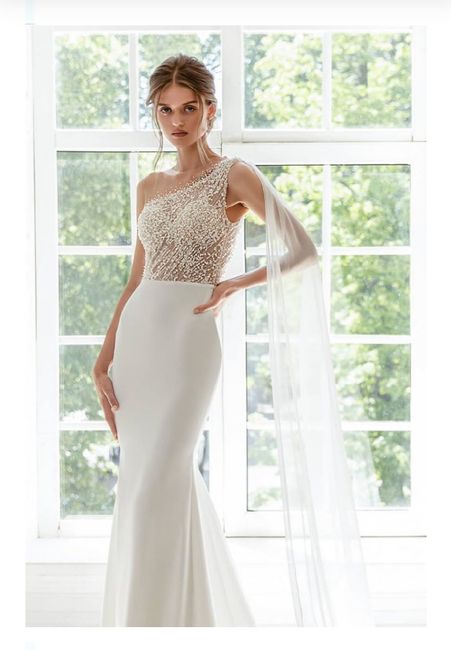 Tendencia 2021: vestidos de novia de un hombro 11