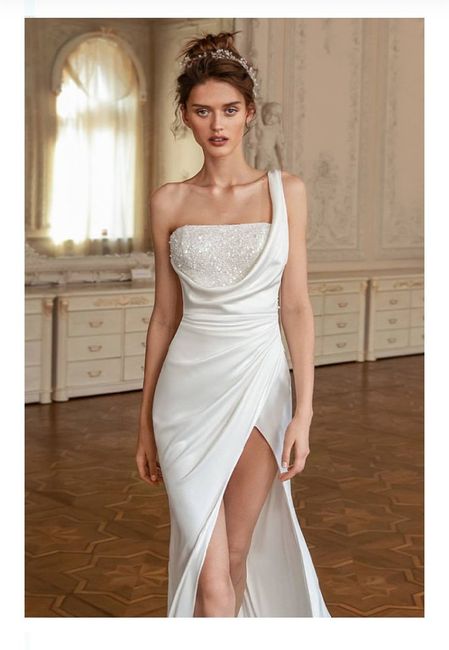 Tendencia 2021: vestidos de novia de un hombro 14
