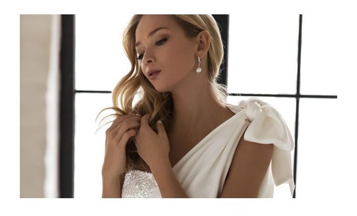Tendencia 2021: vestidos de novia de un hombro 15